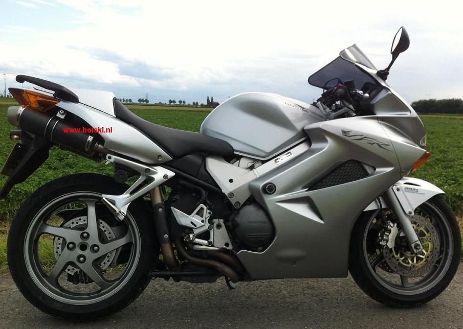Honda vfr 800 vtec leovince #3